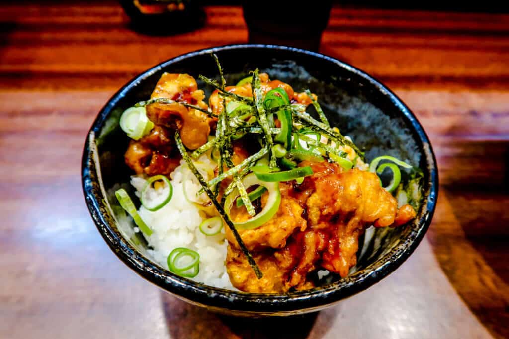 Fried chicken in bowl at Musoshin