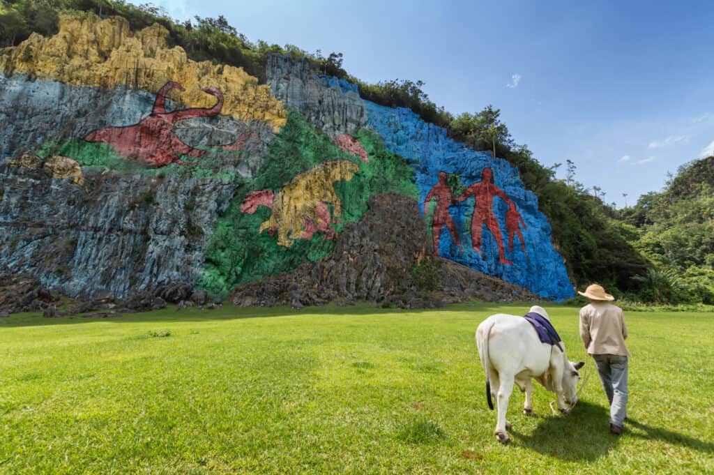 Mural de la Prehistoria
